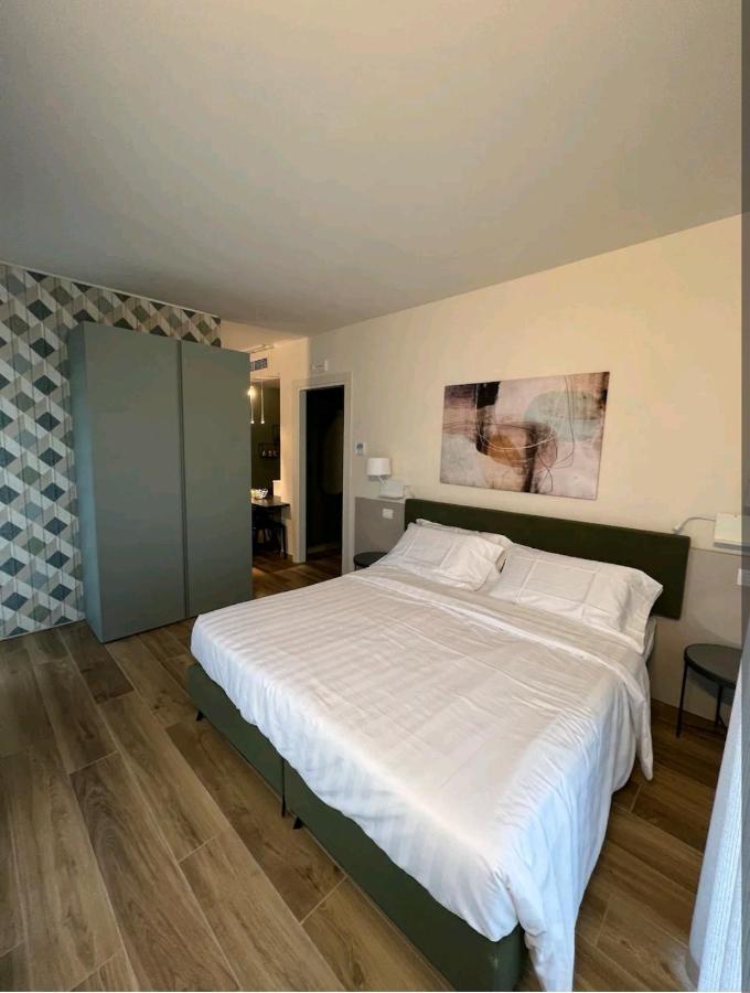 A&G Suites Parma Ngoại thất bức ảnh
