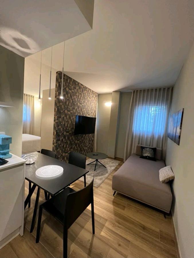 A&G Suites Parma Ngoại thất bức ảnh